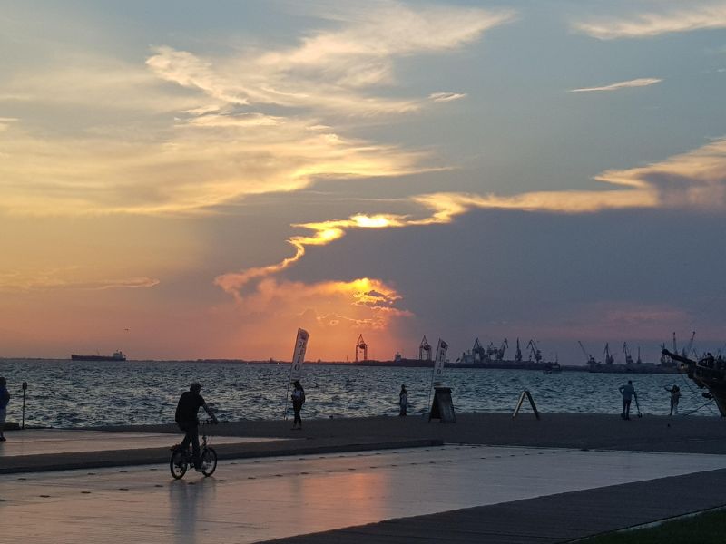 Walk in Thessaloniki Waterfront